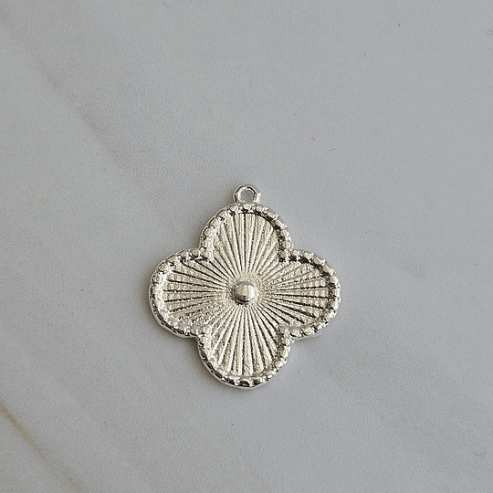 COLGANTE TRÉBOL 4 HOJAS RAYADO ENCH.PLATA