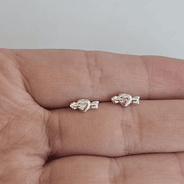 MINI CORAZÓN FLECHADO 10MM PLATA