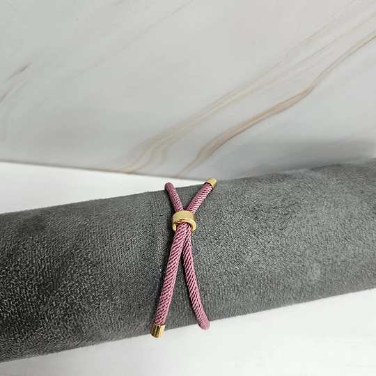 PULSERA CORDÓN INICIAL MORADO CENIZA BAÑO ORO 