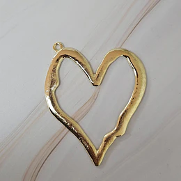 COLGANTE MAXI CORAZÓN IRREGULAR ORO