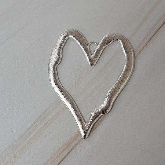 COLGANTE MAXI CORAZÓN IRREGULAR PLATA 