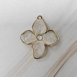 COLGANTE FLOR RESINA 37MM ENCH.ORO