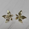 AROS FLOR PETALOS IRREGULARES 33MM ENCH.ORO