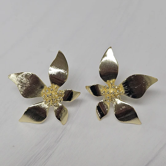 AROS FLOR PETALOS IRREGULARES 33MM ENCH.ORO