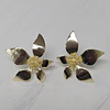 AROS FLOR PETALOS IRREGULARES 33MM ENCH.ORO