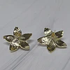 AROS FLOR HAWAIANA PERLAS 27MM ENCH.ORO