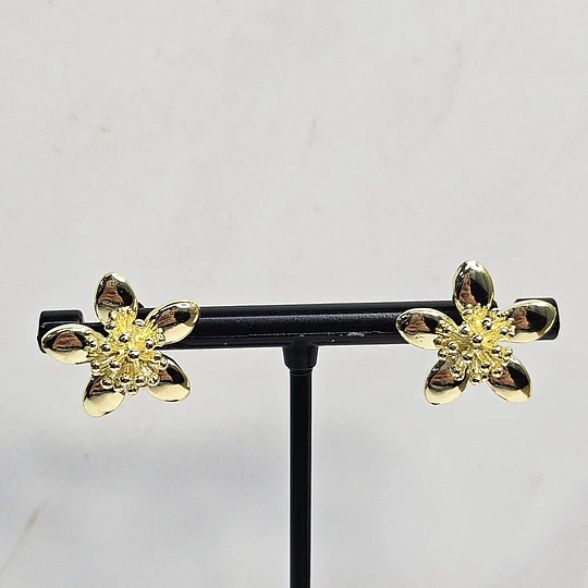 AROS FLOR PLUMERIA 20MM ENCH.ORO