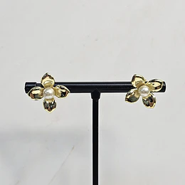 AROS FLOR 4 PETALOS PERLA 18MM ENCH.ORO