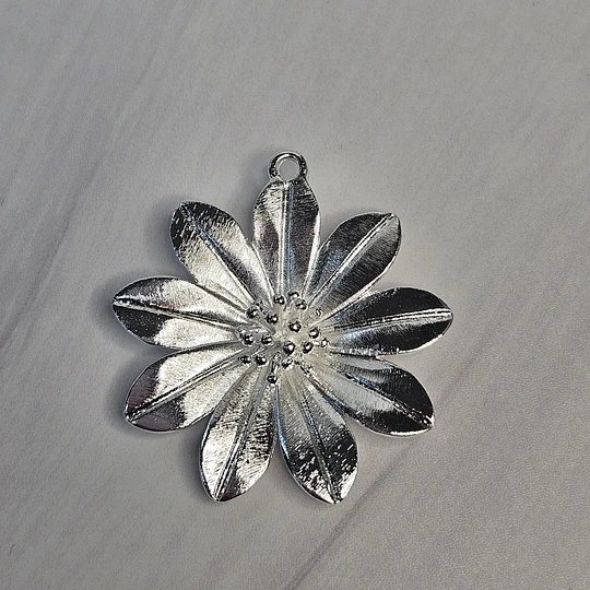 COLGANTE FLOR MANZANILLA 35MM ENCH.PLATA