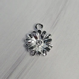 COLGANTE FLOR MARGARITA CIRCÓN 11MM ENCH.PLATA