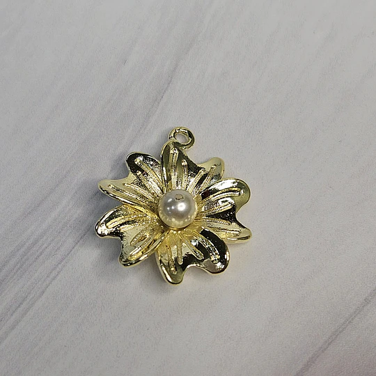 COLGANTE FLOR DALIA PERLA 23MM ENCH.ORO