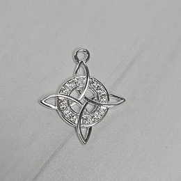 COLGANTE NUDO DE BRUJA 25MM CIRCÓN ENCH.PLATA