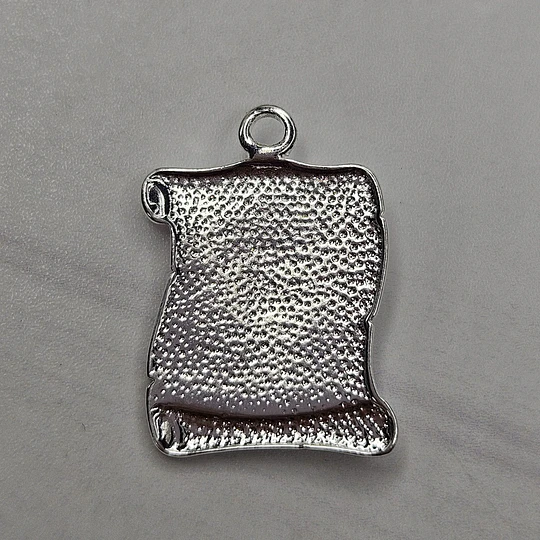 COLGANTE PERGAMINO CRISTO 23MM ENCH.PLATA