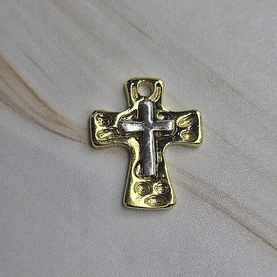COLGANTE CRUZ MARTILLADA 18MM E. DE ORO Y E. DE PLATA ENVEJECIDA