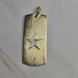 COLGANTE PLACA ESTRELLA 43MM ENCHAPE ORO/PLATA