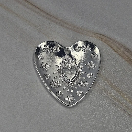 COLGANTE CORAZÓN DETENTE RELIEVES 26MM ENCH.PLATA