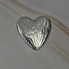 COLGANTE CORAZÓN DETENTE RELIEVES 26MM ENCH.PLATA