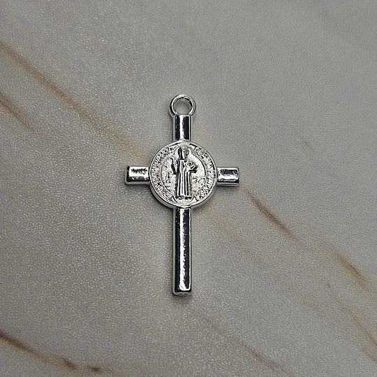 COLGANTE CRUZ SAN BENITO 23MM ENCH.PLATA