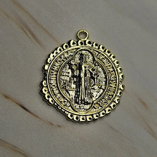 COLGANTE SAN BENITO IRREGULAR TEXTURIZADO 32MM ENCH.ORO