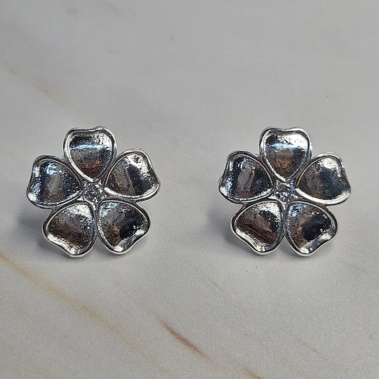 AROS FLOR FRANGIPANI CIRCÓN 16MM ENCH.PLATA