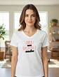 Playera estampada para dama cuello en V - Miniatura 1