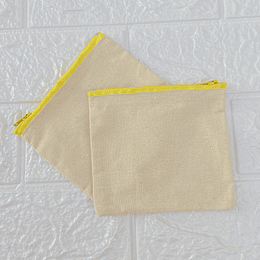 Monedero de crea cierre amarillo (11x13 cm). 