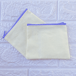 Monedero crudo poliester cierre morado (11x13 cm).