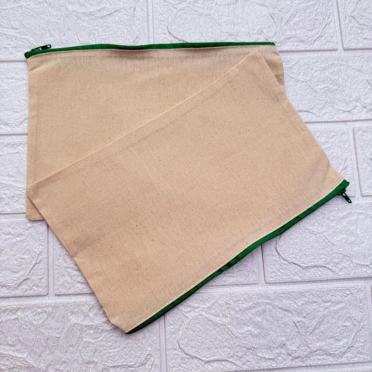 Estuche grande de crea algodón . Cierre color  Verde (24x16 cm.)