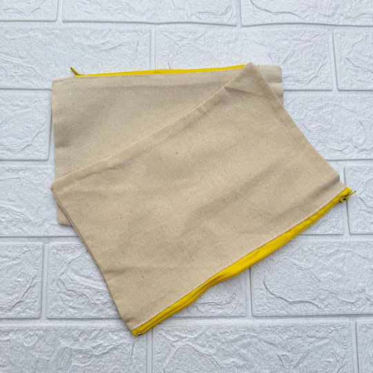 Estuche grande de crea algodón . Cierre color Amarillo (24x16 cm.)