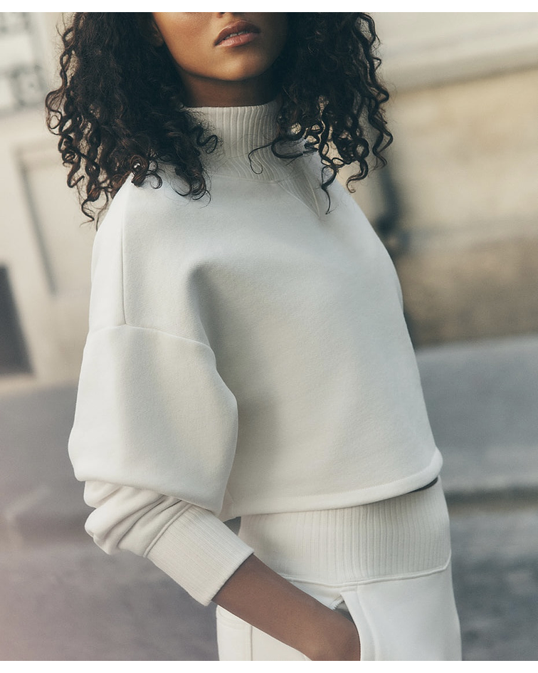 Sweater Cropped Serenity