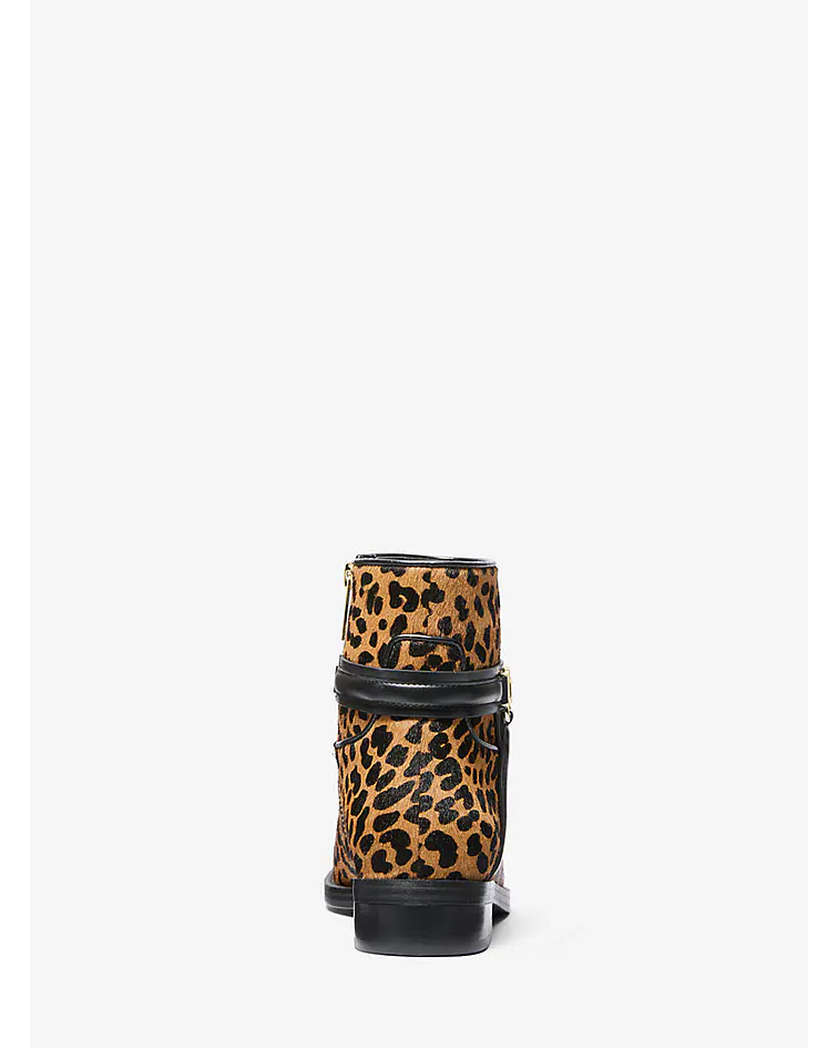 Bota de Pelo con Estampado de Leopardo 