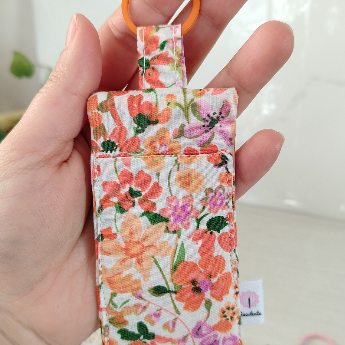 Llavero Porta Labial 1