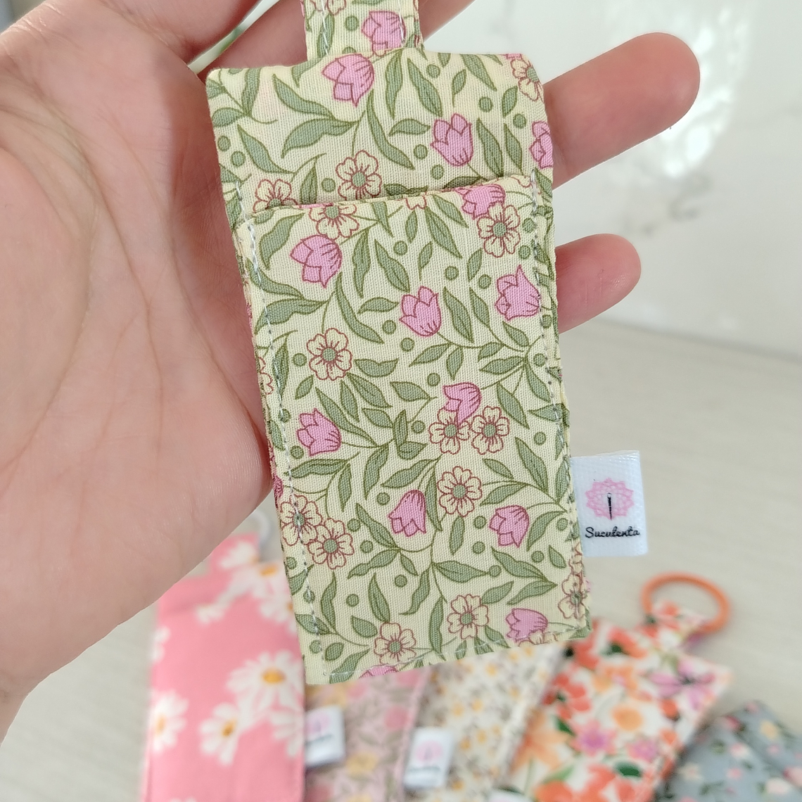 Llavero Porta Labial 4