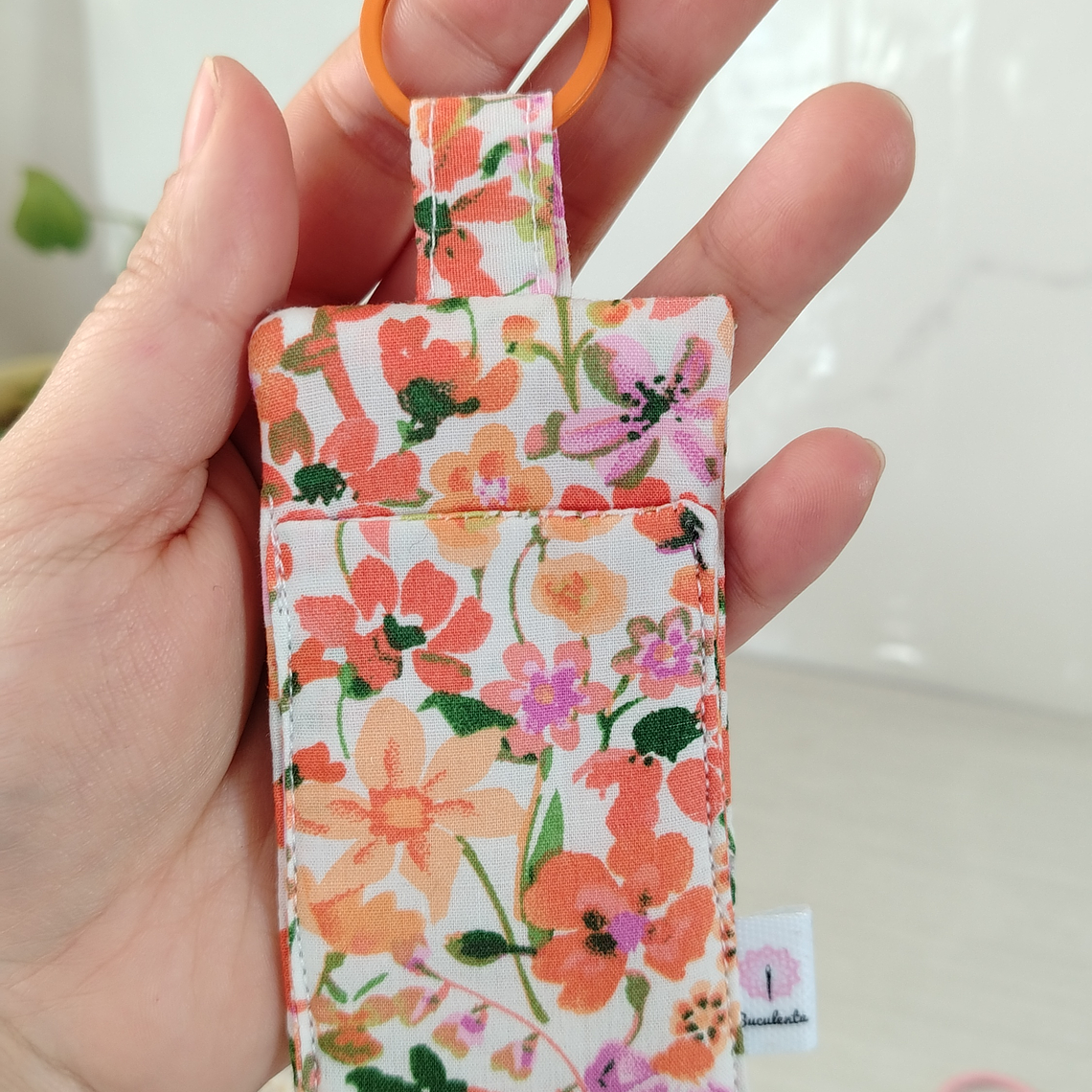 Llavero Porta Labial 7