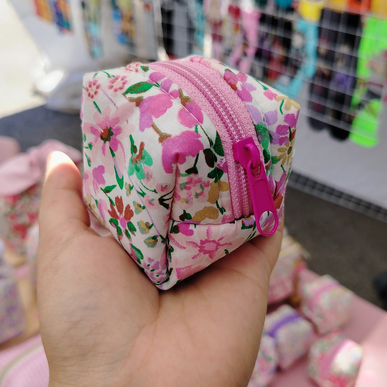 Monedero Cubo DISPONIBLES 3