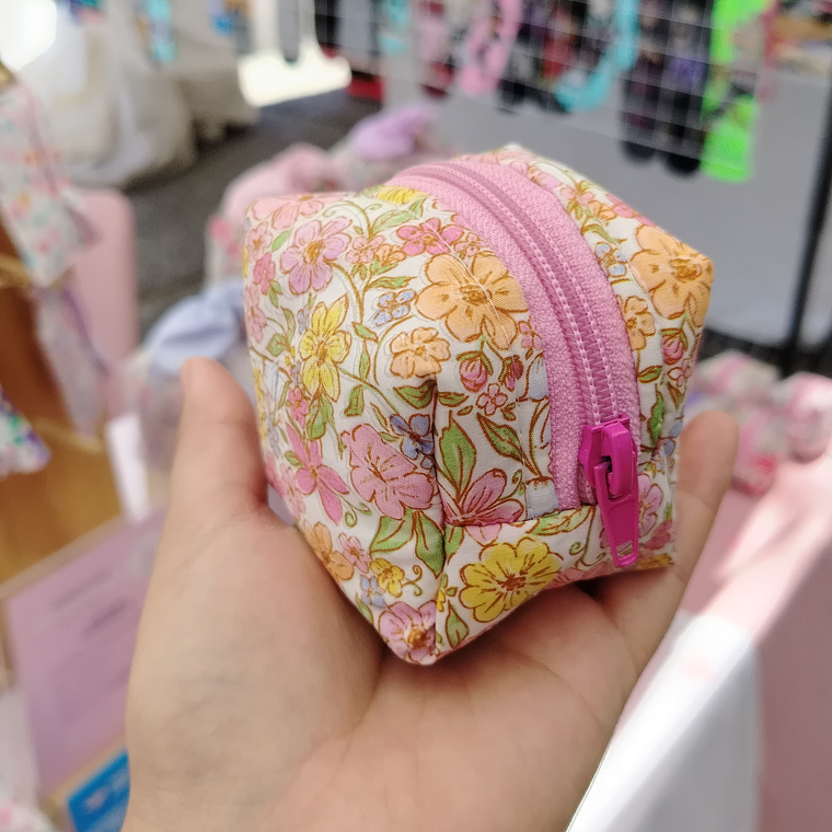 Monedero Cubo DISPONIBLES 5