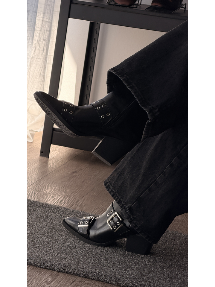 Botas bajas suel negro 028 4