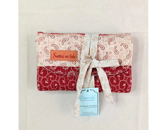 Estuche Jacinta Essential – Bordó & Crema (Efecto Patchwork Tradicional)