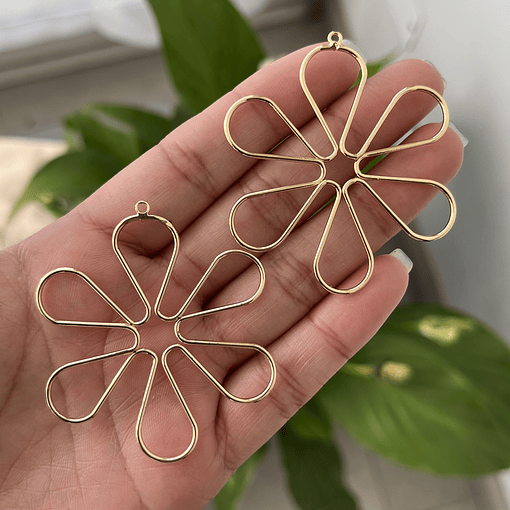 Flor de Alambre Baño de oro 18k