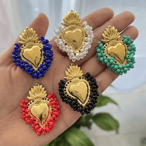 Colgante Corazón Sagrado Con Mostacillas | Acero Inoxidable