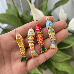 Colgante De Pez Grande Esmaltados con baño de oro 18k