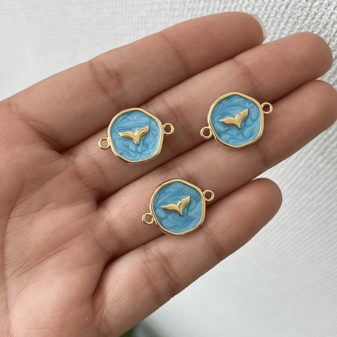 Conector Cola de Ballena Esmaltada Celeste | Baño de oro 18k