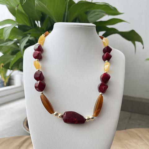 Collar Pepitas Acrilicas con baño de oro 18k