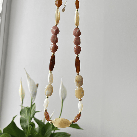 Collar Acrílico Tonos Beige