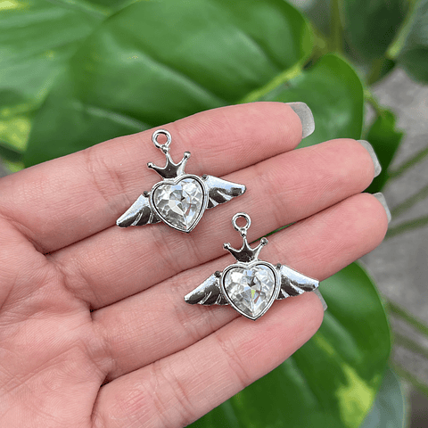 Colgante Corazón Con Alas y Corona | Y2K