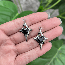 Colgante Estrella Con Corazón Negro | Y2K