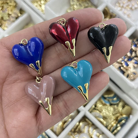 Colgante Corazón Metálico Esmaltado | baño de oro 18k