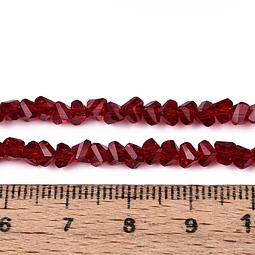  Cristal Triangular 4mm | Rojo Oscuro Traslucido