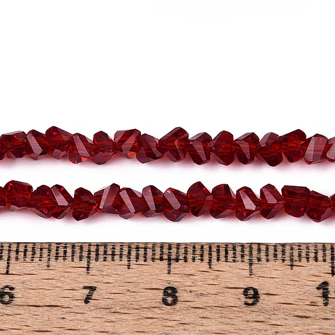 Cristal Triangular 4mm | Rojo Oscuro Traslucido