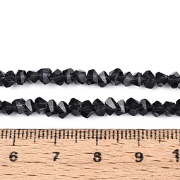  Cristal Triangular 4mm | Negro Humo Traslucido